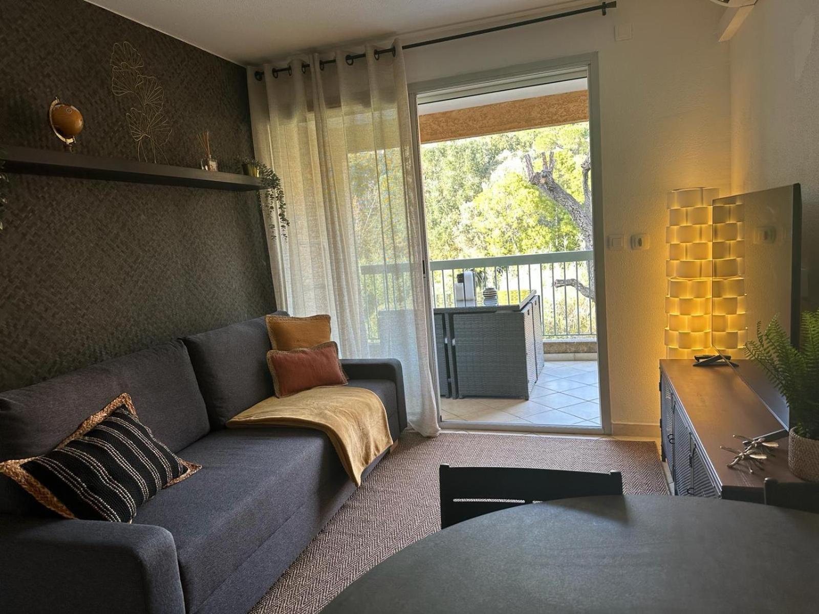 Appartement Residence Santa Barbara Avec Piscine Et A 750M De La Plage Cavalaire-sur-Mer Eksteriør bilde