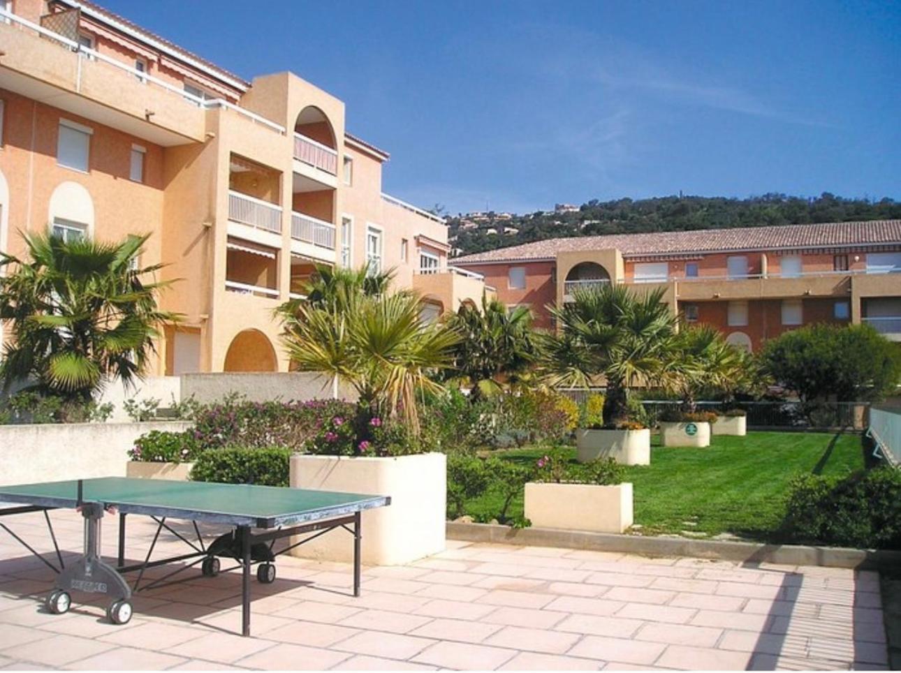 Appartement Residence Santa Barbara Avec Piscine Et A 750M De La Plage Cavalaire-sur-Mer Eksteriør bilde