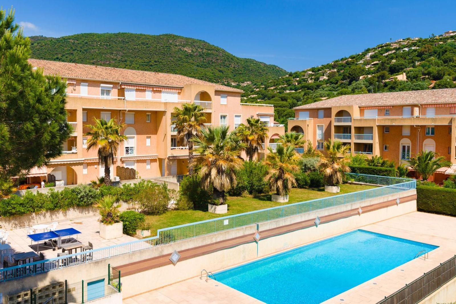 Appartement Residence Santa Barbara Avec Piscine Et A 750M De La Plage Cavalaire-sur-Mer Eksteriør bilde