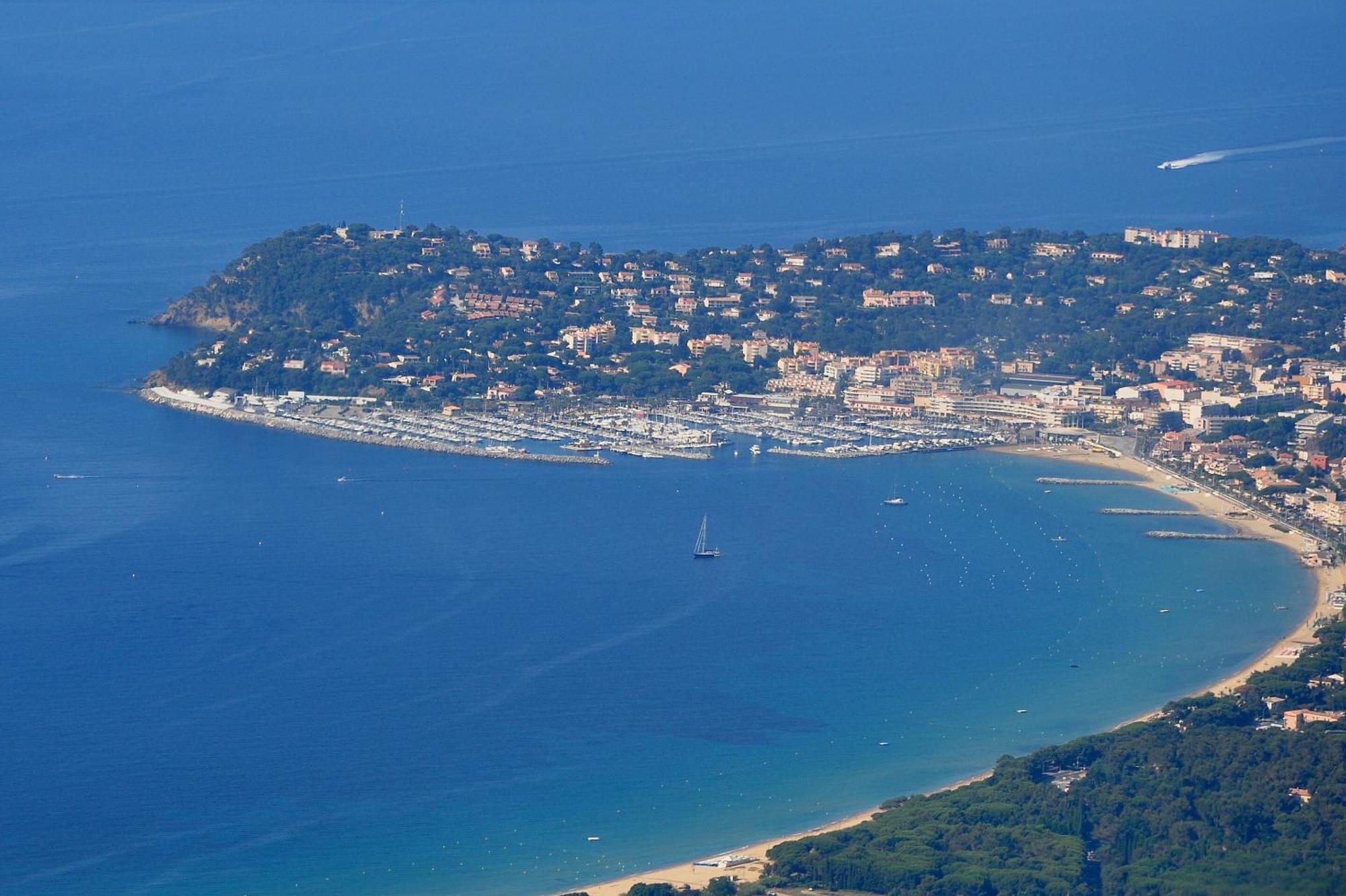Appartement Residence Santa Barbara Avec Piscine Et A 750M De La Plage Cavalaire-sur-Mer Eksteriør bilde