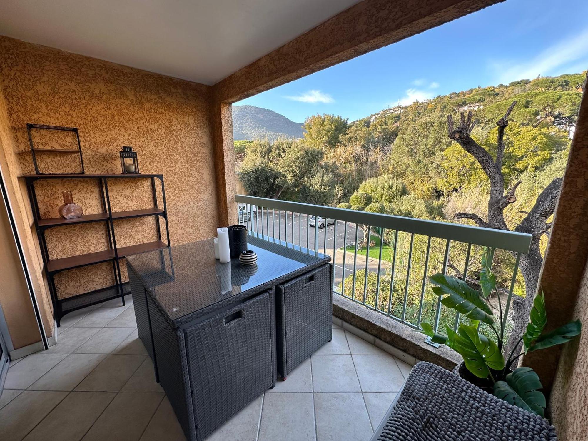 Appartement Residence Santa Barbara Avec Piscine Et A 750M De La Plage Cavalaire-sur-Mer Eksteriør bilde